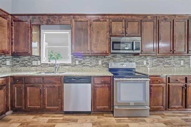 1411 Silvergate Way, Winder, GA 30680