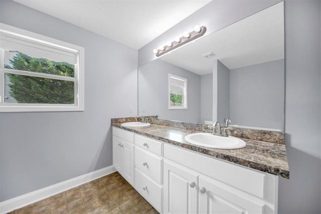 1411 Silvergate Way, Winder, GA 30680