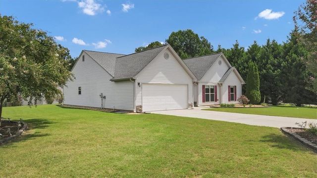 1411 Silvergate Way, Winder, GA 30680