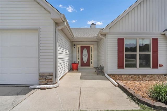 1411 Silvergate Way, Winder, GA 30680