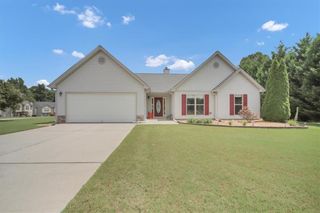 1411 Silvergate Way, Winder, GA 30680
