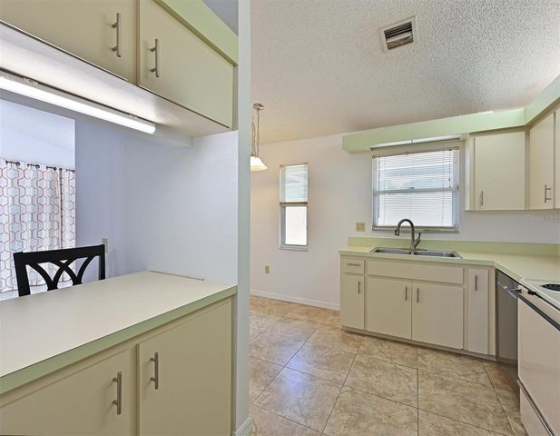 5506 37TH STREET E 4, Bradenton, FL 34203