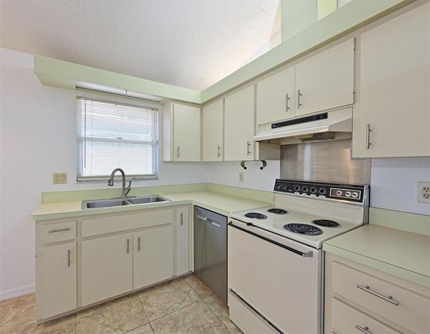 5506 37TH STREET E 4, Bradenton, FL 34203