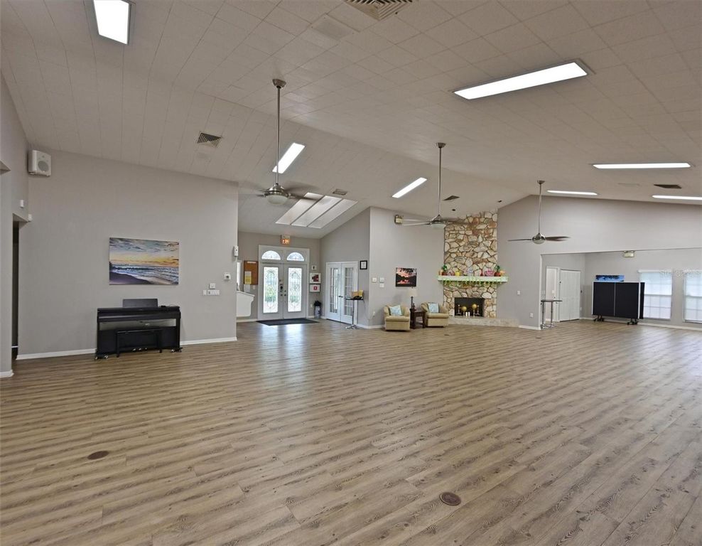 Image 31 of property listing at 5506 37TH STREET E 4, Bradenton, FL 34203