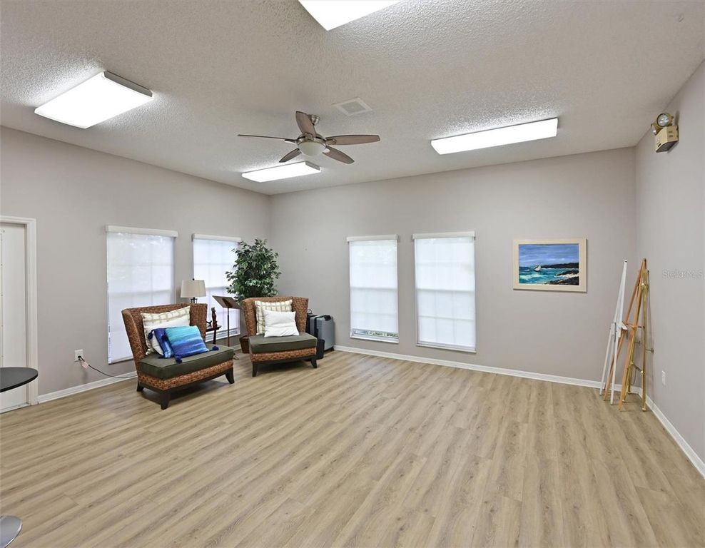 Image 32 of property listing at 5506 37TH STREET E 4, Bradenton, FL 34203