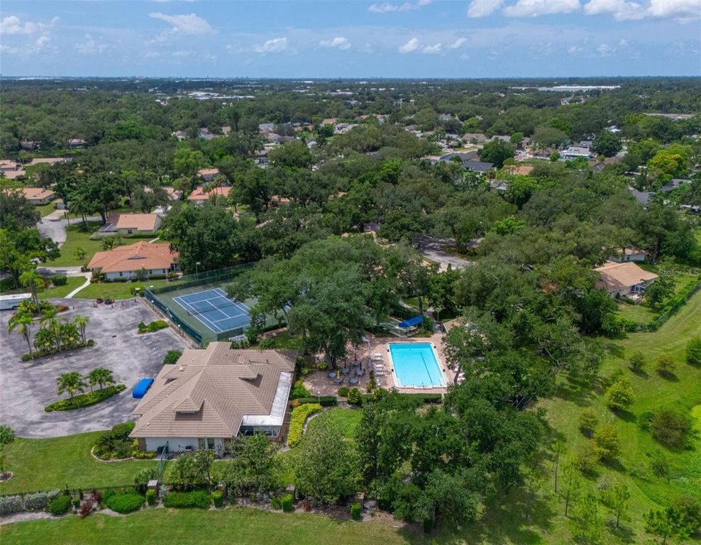 Image 35 of property listing at 5506 37TH STREET E 4, Bradenton, FL 34203