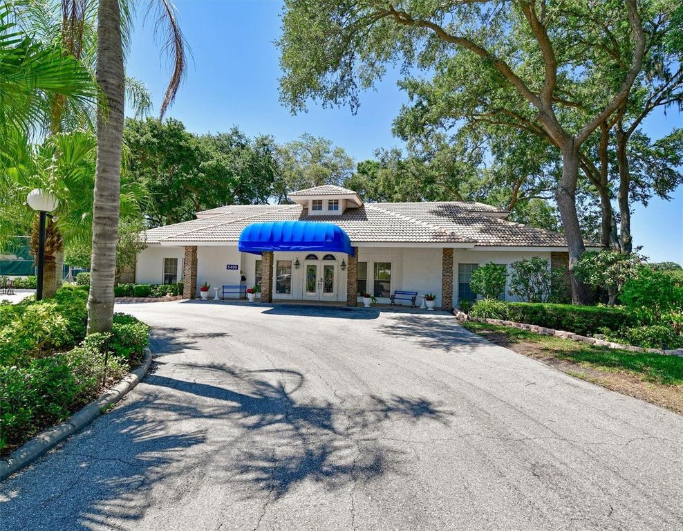 Image 38 of property listing at 5506 37TH STREET E 4, Bradenton, FL 34203