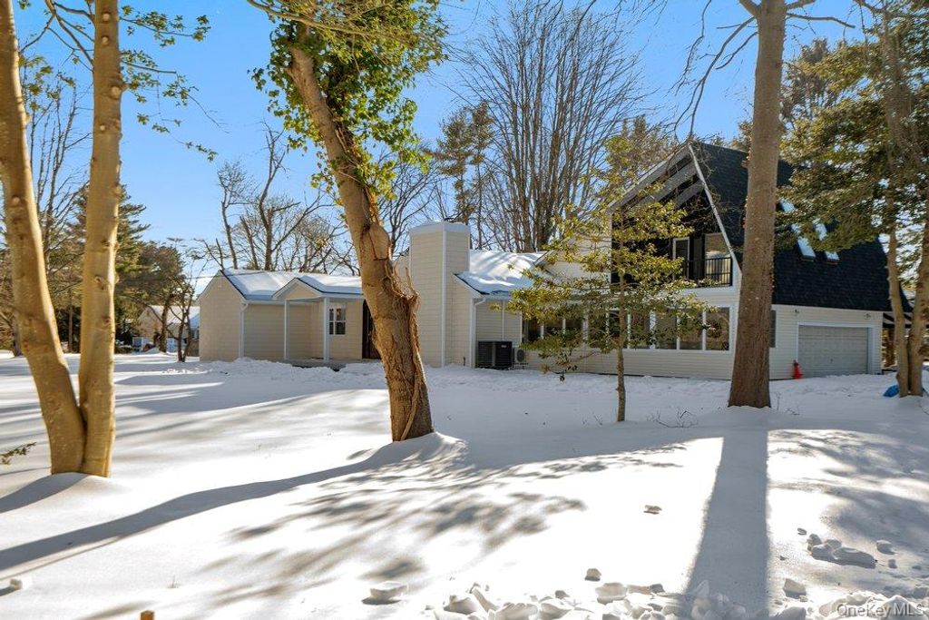 497 Woodbury Road, Cold Spring Harbor, NY 11724