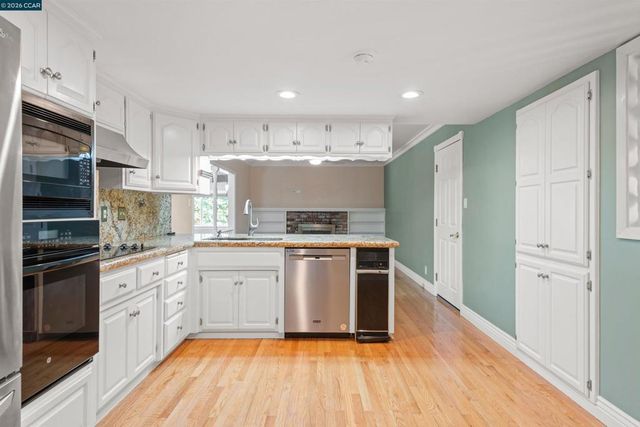 1250 Rolling Hill Ct, Martinez, CA 94553