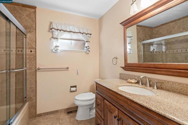 1250 Rolling Hill Ct, Martinez, CA 94553