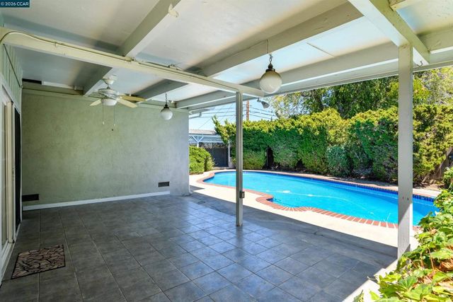 1250 Rolling Hill Ct, Martinez, CA 94553