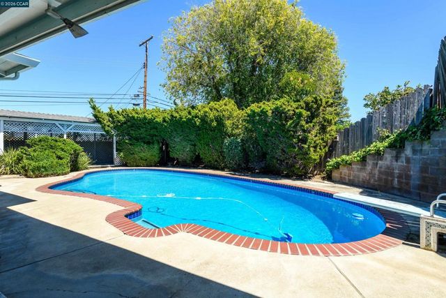 1250 Rolling Hill Ct, Martinez, CA 94553