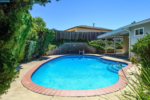 1250 Rolling Hill Ct, Martinez, CA 94553