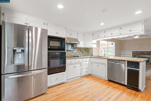 1250 Rolling Hill Ct, Martinez, CA 94553