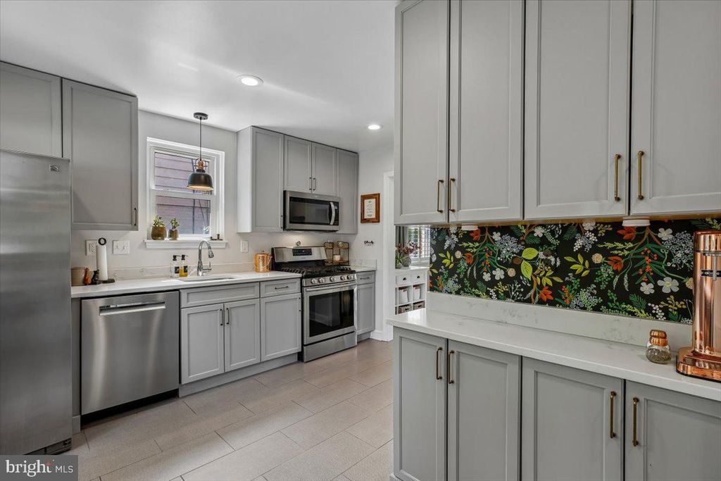 Image 10 of property listing at 9503 OCALA ST, Silver Spring, MD 20901