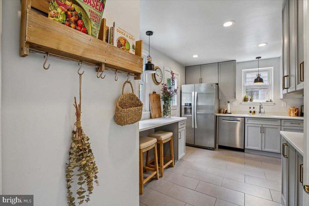 Image 15 of property listing at 9503 OCALA ST, Silver Spring, MD 20901