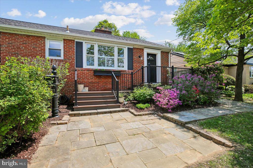 Image 2 of property listing at 9503 OCALA ST, Silver Spring, MD 20901
