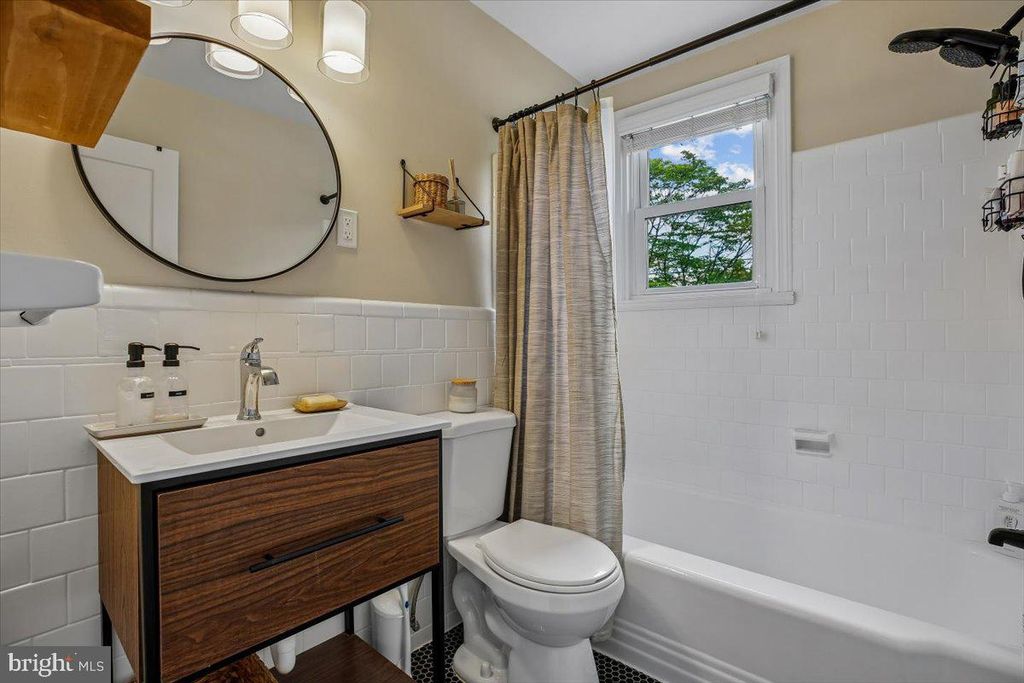 Image 23 of property listing at 9503 OCALA ST, Silver Spring, MD 20901