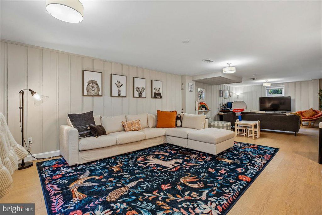 Image 29 of property listing at 9503 OCALA ST, Silver Spring, MD 20901