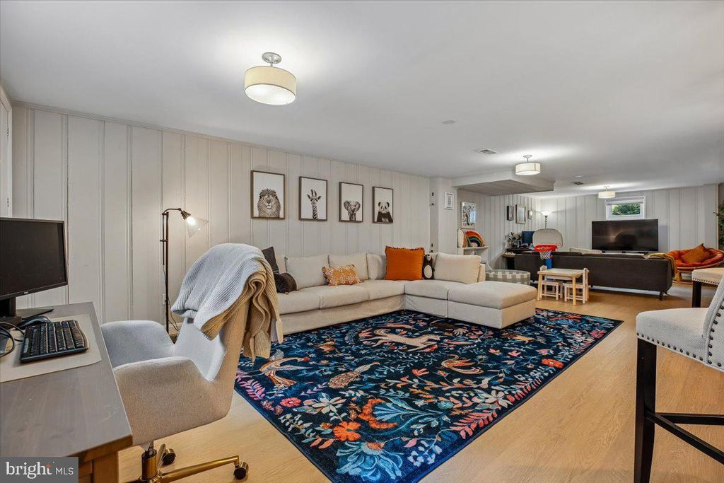 Image 31 of property listing at 9503 OCALA ST, Silver Spring, MD 20901