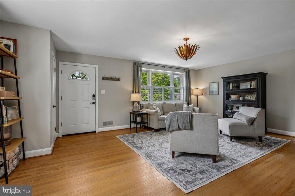 Image 4 of property listing at 9503 OCALA ST, Silver Spring, MD 20901