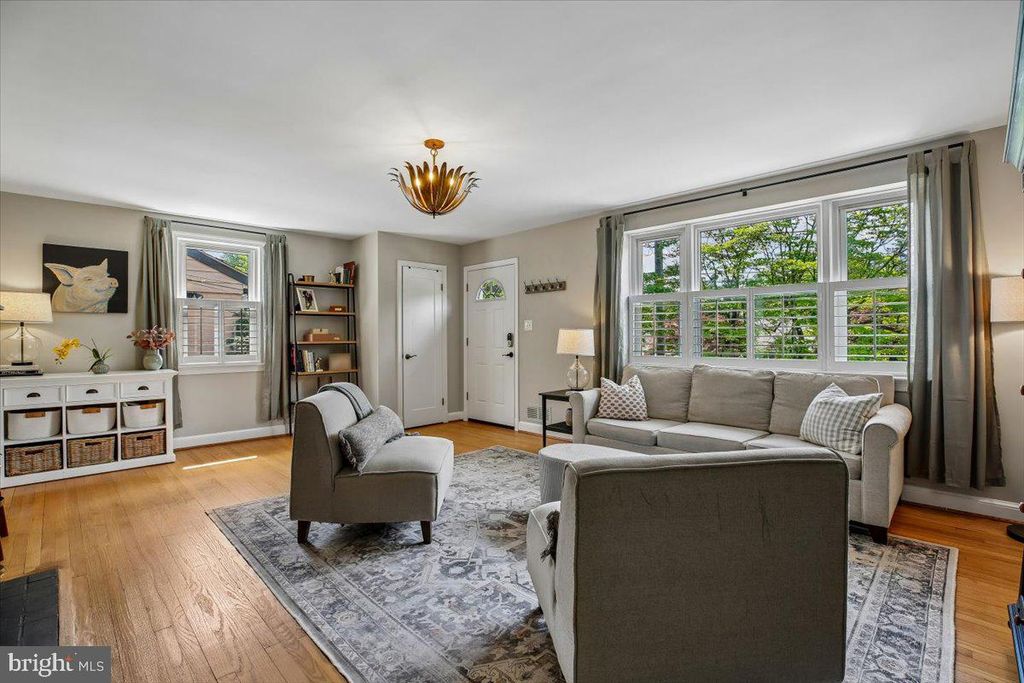 Image 5 of property listing at 9503 OCALA ST, Silver Spring, MD 20901