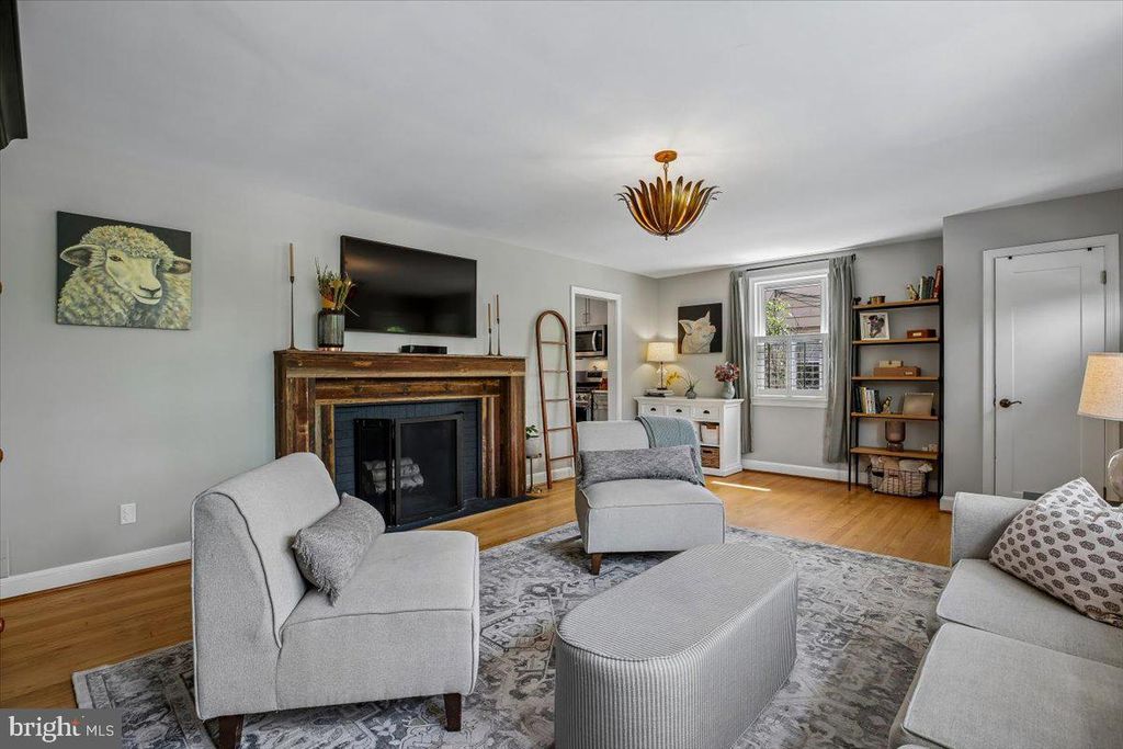 Image 7 of property listing at 9503 OCALA ST, Silver Spring, MD 20901