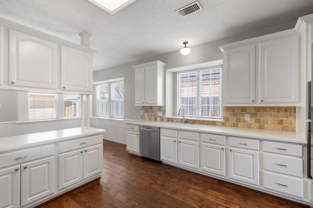 1007 Oakland Court, Sugar Land, TX 77498