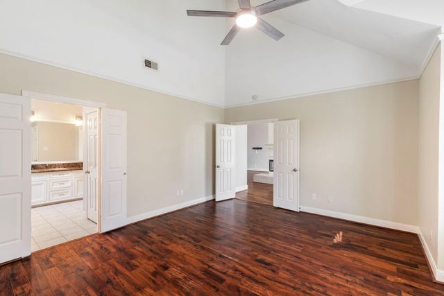 1007 Oakland Court, Sugar Land, TX 77498