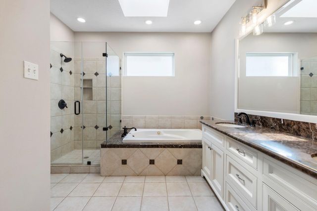 1007 Oakland Court, Sugar Land, TX 77498