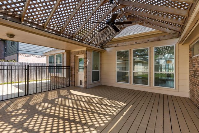 1007 Oakland Court, Sugar Land, TX 77498