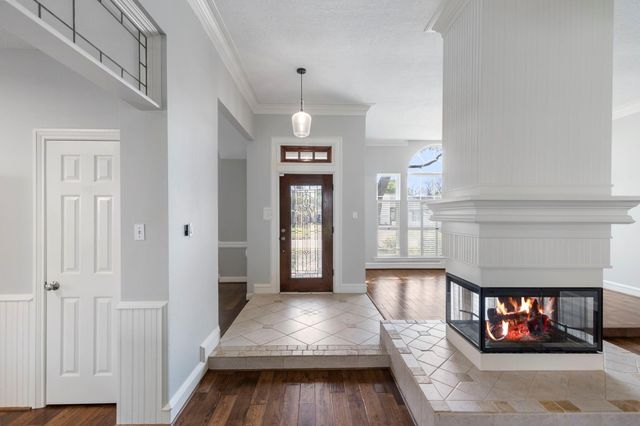 1007 Oakland Court, Sugar Land, TX 77498