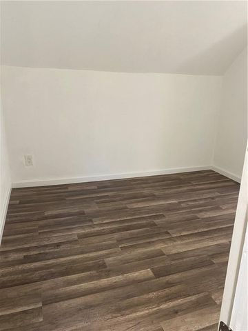 1229 S Crisp Street, Independence, MO 64052