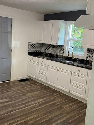 1229 S Crisp Street, Independence, MO 64052