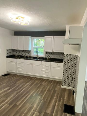 1229 S Crisp Street, Independence, MO 64052