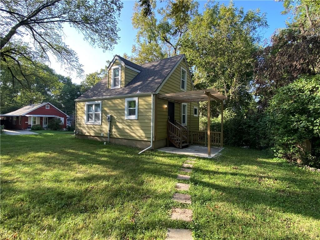 1229 S Crisp Street, Independence, MO 64052