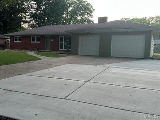 2439 Lynch Avenue, Granite City, IL 62040