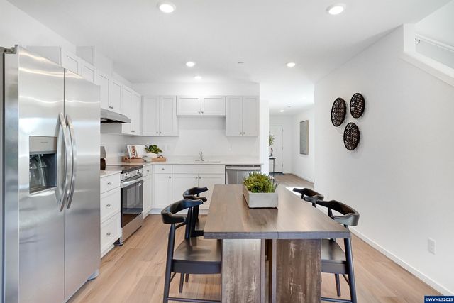 1433 NW Laura Vista Dr, Albany, OR 97321