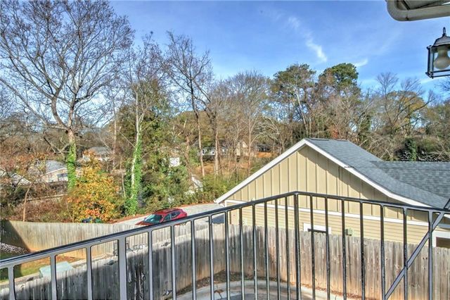 2042 Bolton NW Road, Atlanta, GA 30318