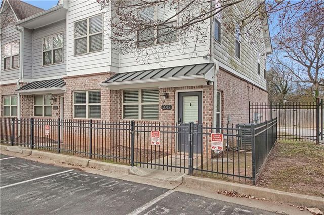 2042 Bolton NW Road, Atlanta, GA 30318