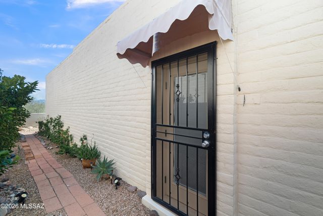 2811 S Camino Godoy, Green Valley, AZ 85622