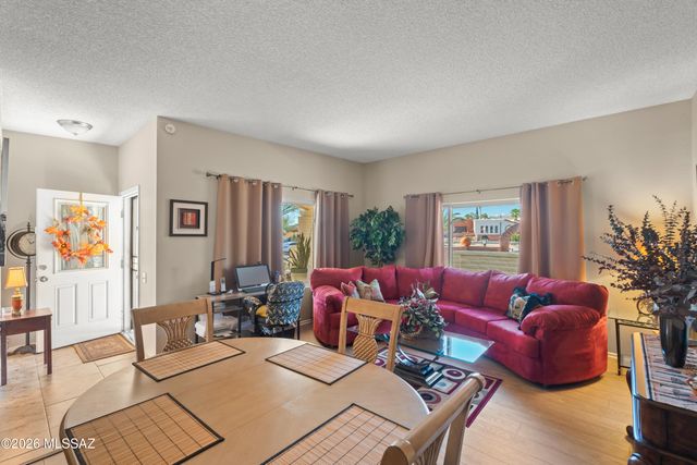 2811 S Camino Godoy, Green Valley, AZ 85622