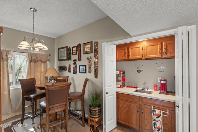 2811 S Camino Godoy, Green Valley, AZ 85622