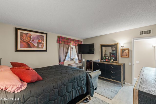 2811 S Camino Godoy, Green Valley, AZ 85622