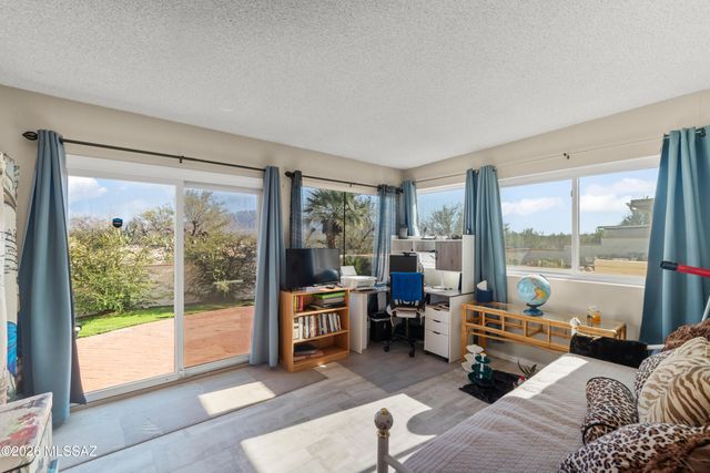 2811 S Camino Godoy, Green Valley, AZ 85622