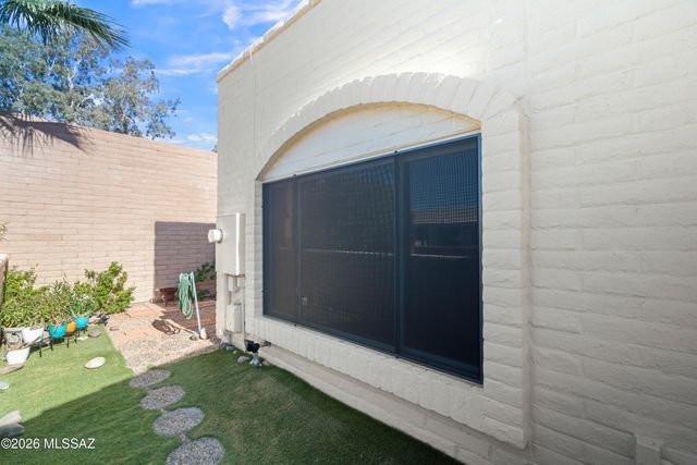 2811 S Camino Godoy, Green Valley, AZ 85622