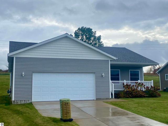 1179 Umber Drive, Traverse City, MI 49696