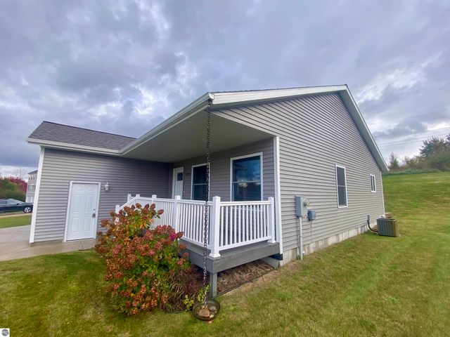 1179 Umber Drive, Traverse City, MI 49696