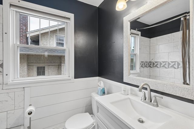 2043 Stanford Avenue, Saint Paul, MN 55105