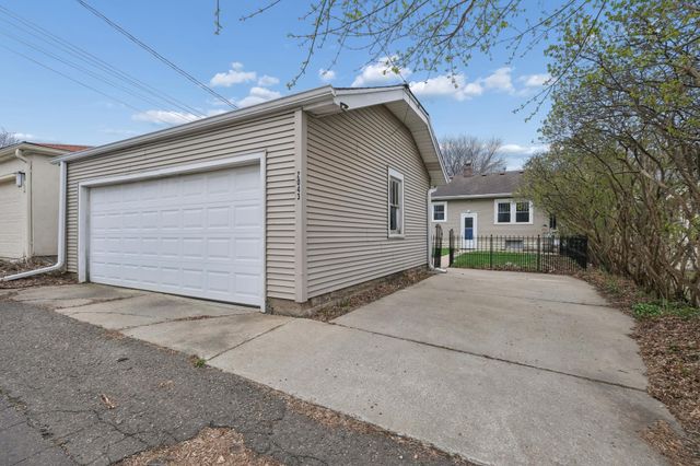 2043 Stanford Avenue, Saint Paul, MN 55105